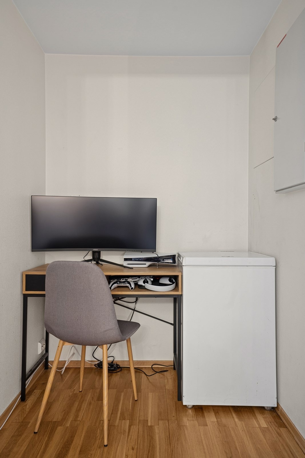 Leiligheten har en innvendig bod og en ekstern bod i garasjeanlegget. Galleribilde