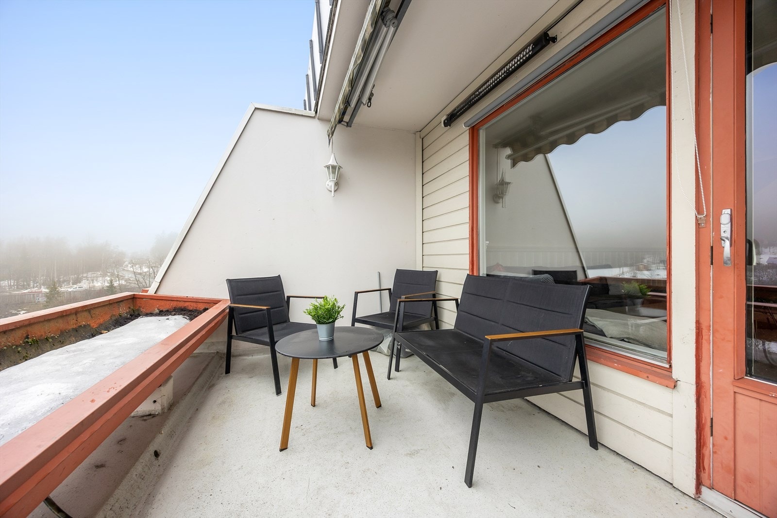 Fra stuen er det utgang til en stor balkong på 14 m². Galleribilde