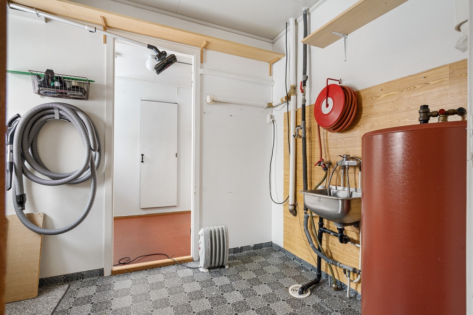 Vaskerom med egen inngang. Galleribilde