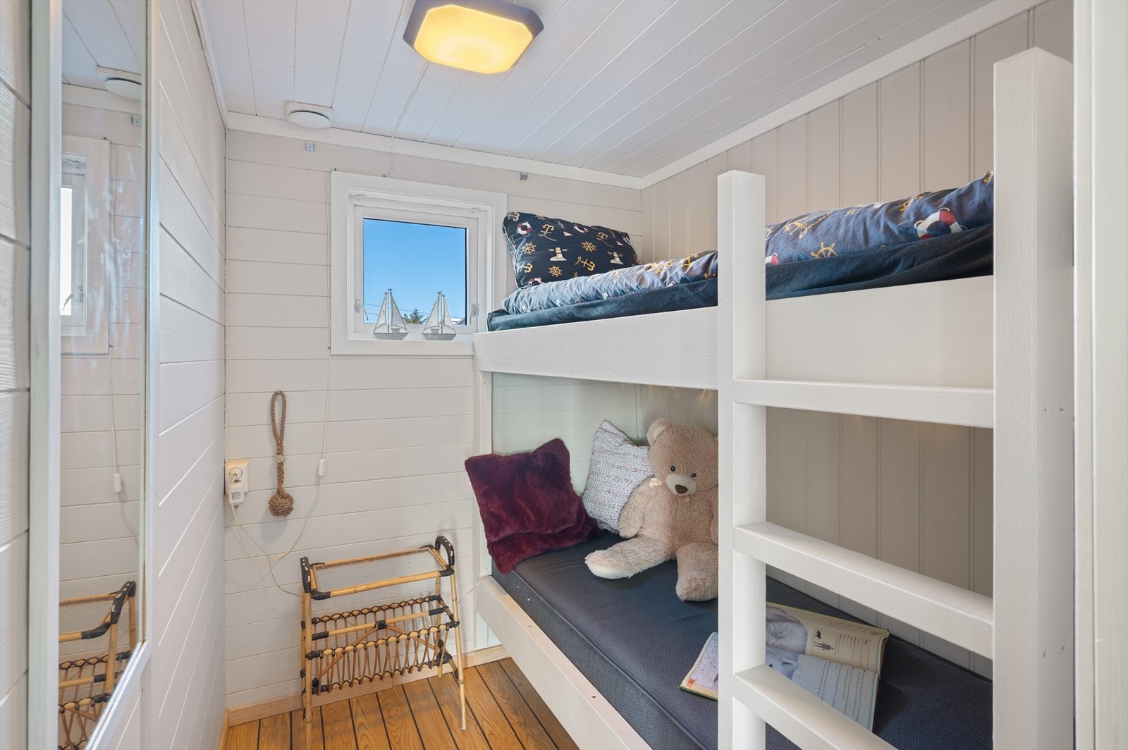 Soverom nr. 2 kan innredes praktisk med en køyeseng. Galleribilde