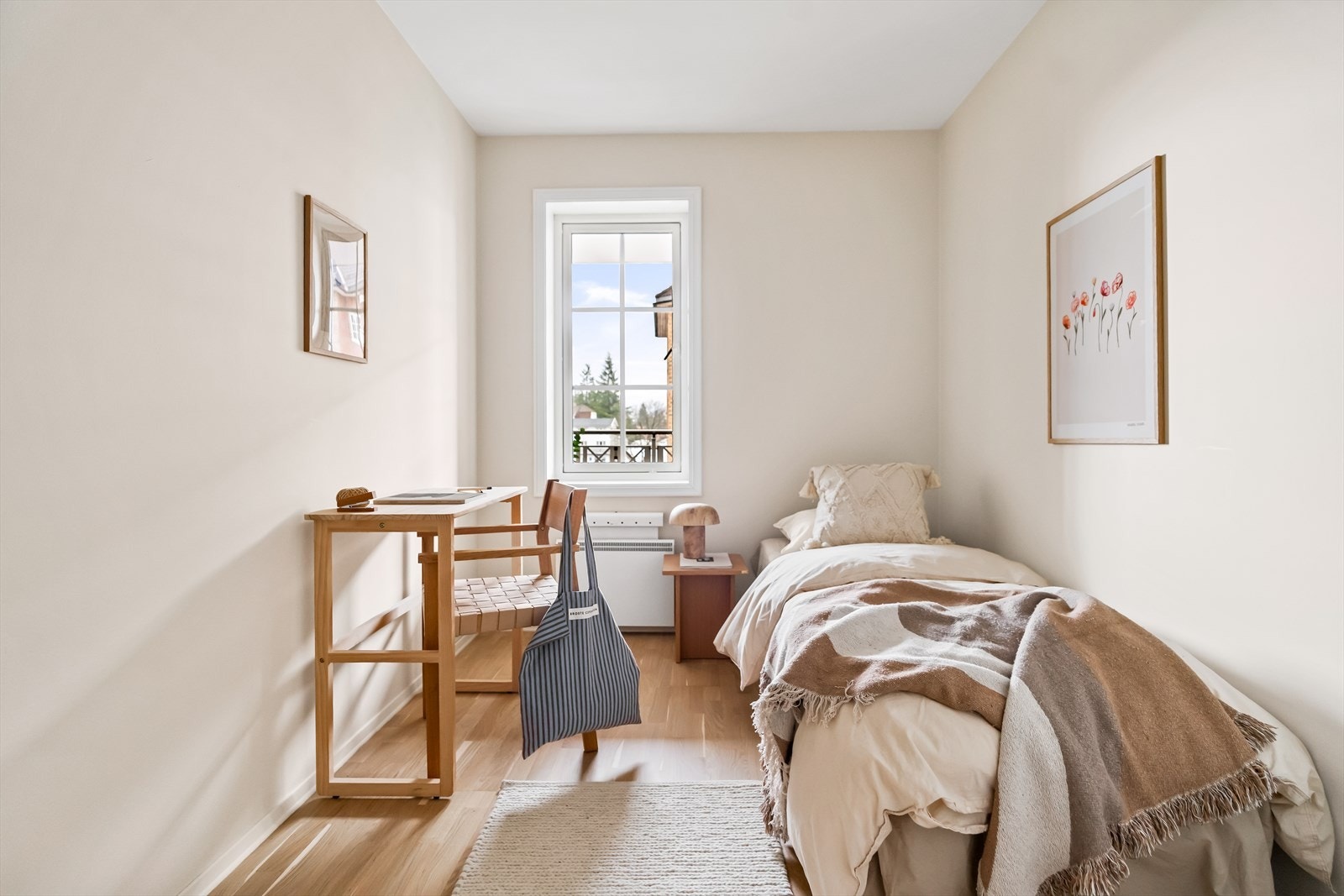 Soverom nr. 2 fungerer ypperlig som barnerom, gjesterom eller kontor - her er mulighetene mange. Galleribilde