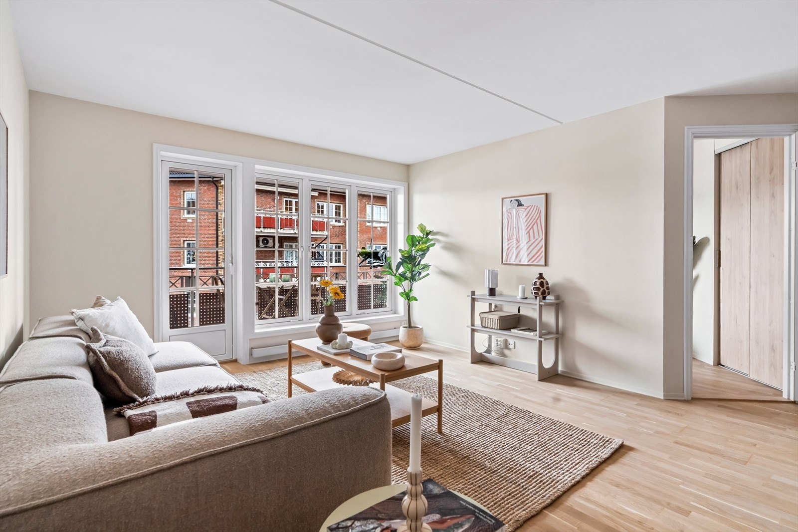 Fra stuen er det utgang til en hyggelig balkong på 16 m². Galleribilde