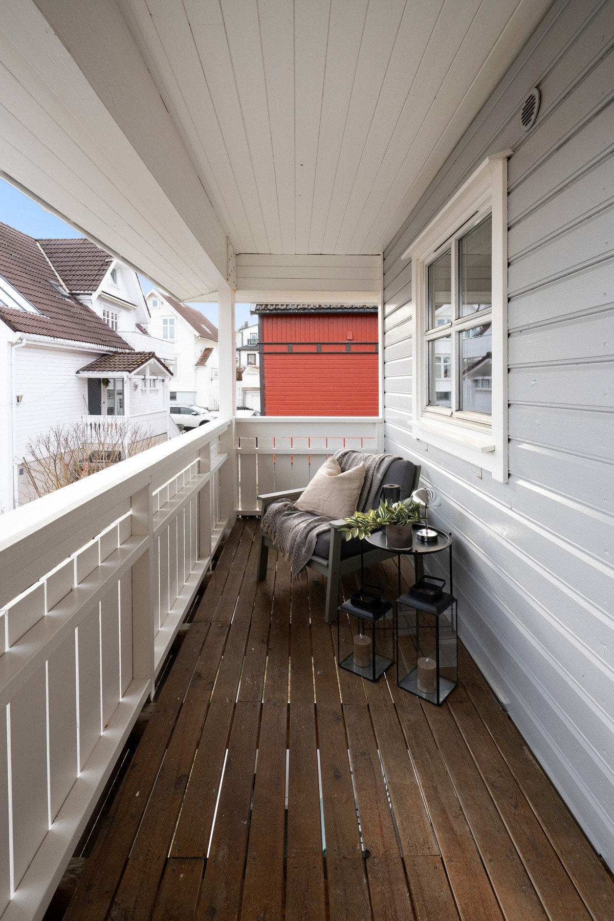 Uteområde på østsiden med morgensol. Her er det godt å nyte en god kopp morgen kaffe på fine sommerdager. Galleribilde