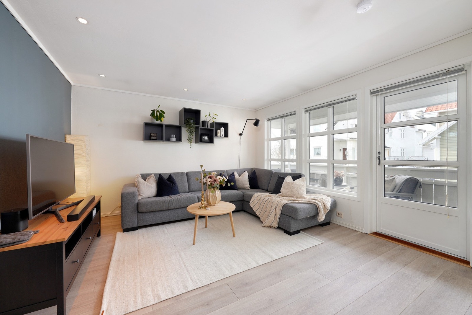 Det er med stor glede vi i Verdi Eiendomsmegling V/Therese Kane kan presentere for salg trivelig leilighet i Rosenkrantz'gate 34C. Galleribilde