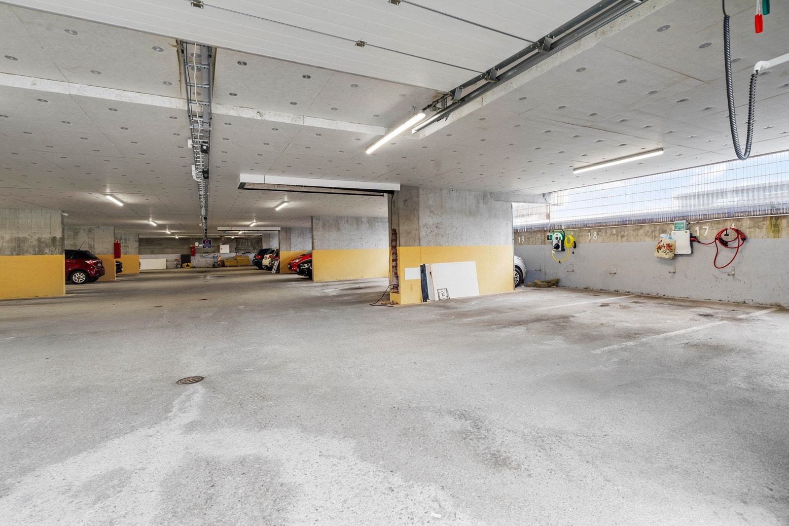 Det er mulighet for leie av parkeringsplass etter ventelisteordning. Galleribilde