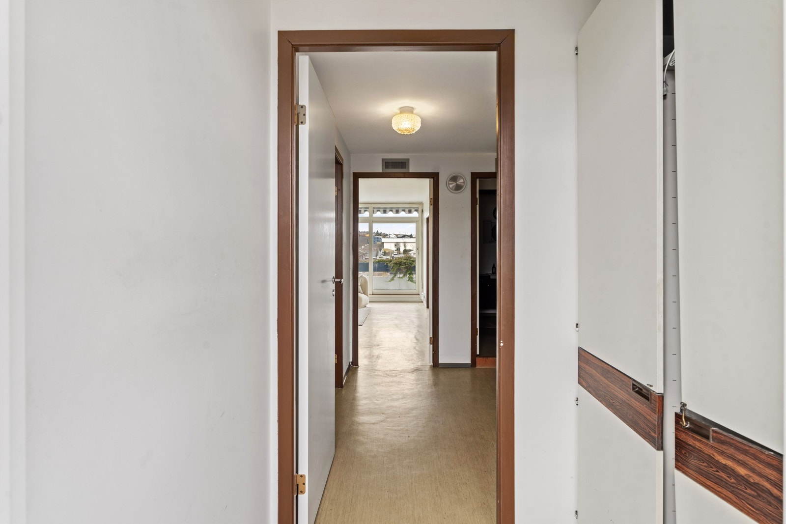 Entré/vindfang. Galleribilde