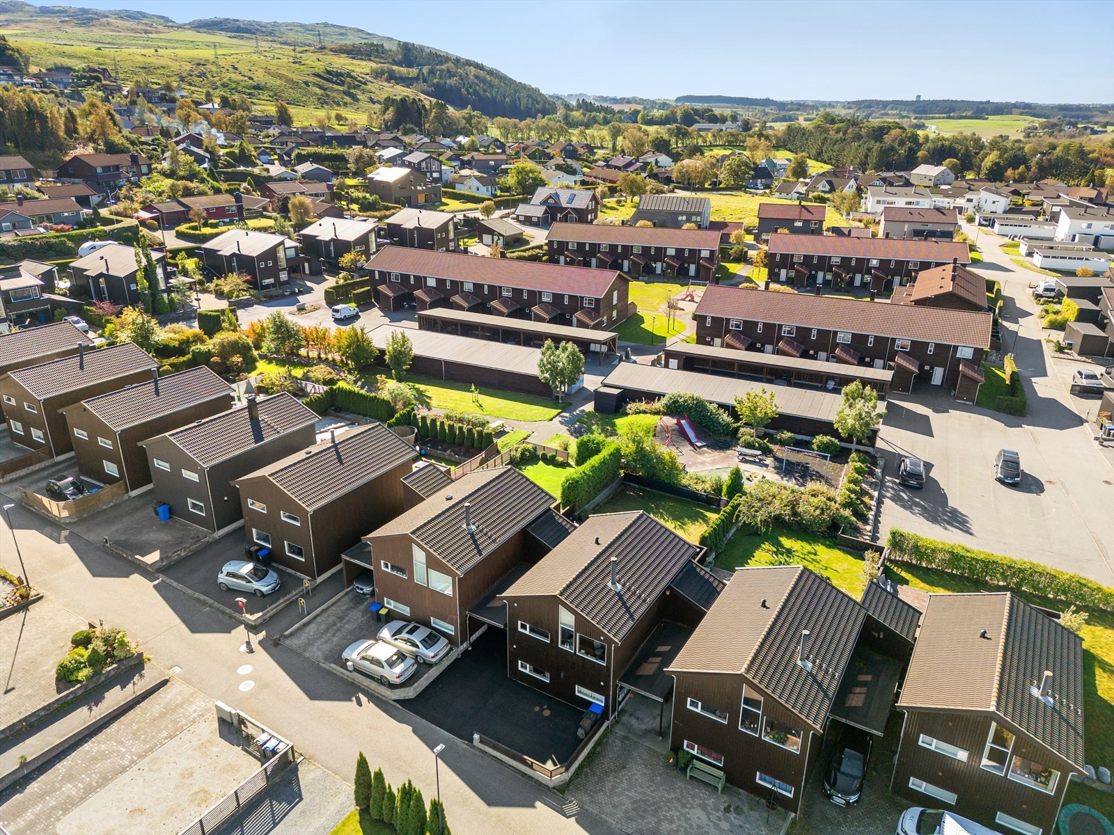 For den aktive familie gode fritidstilbud i nærområdet. Frøyland Idrettslag tilbyr flere ulike idretter, som fotball, håndball, innebandy, friidrett, m.m. Galleribilde