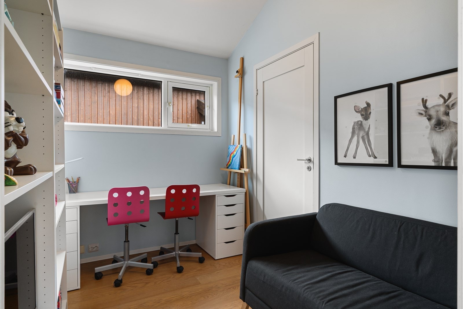 Ekstra soverom i hovedetasjen som av eier brukes som lekerom. Galleribilde