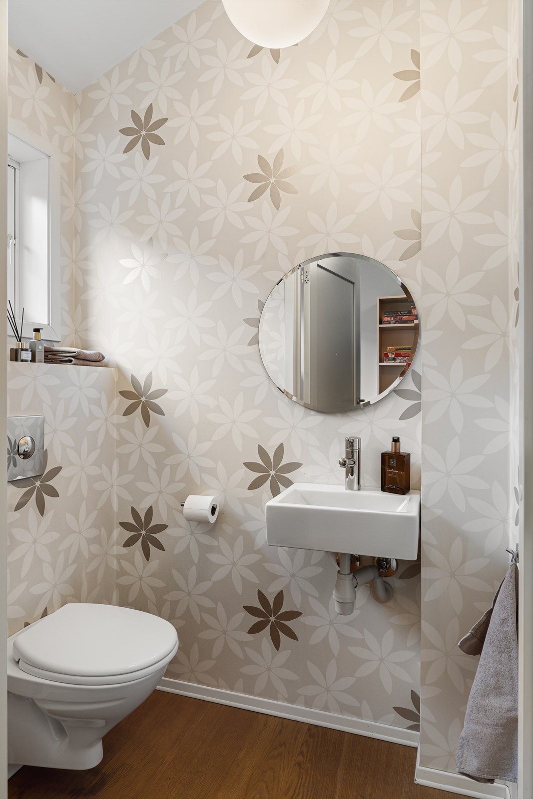 Praktisk med gjestetoalett i 2.etg. Galleribilde