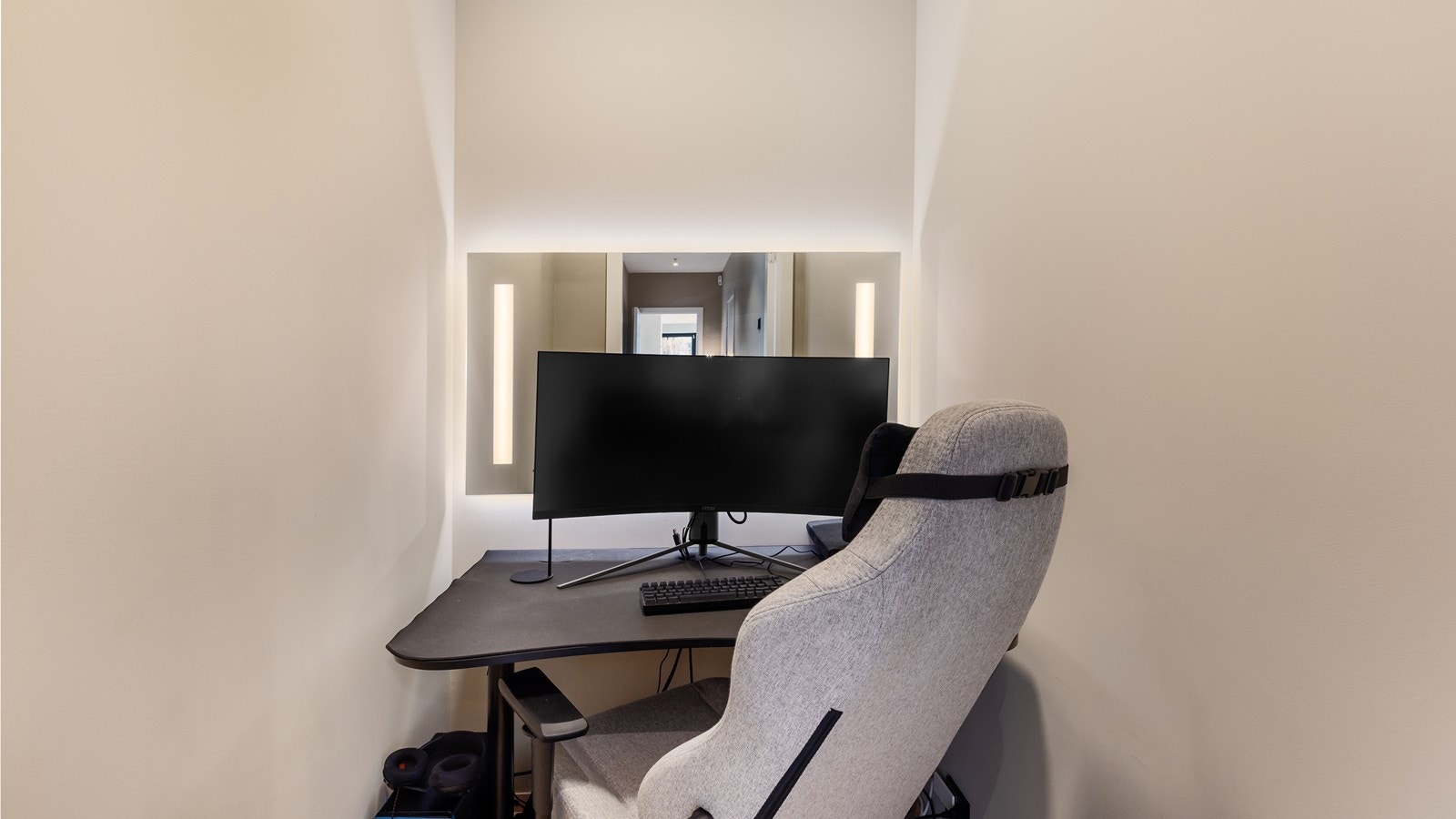 Bod som har blitt innredet til kontor - dette er ikke byggesøkt Galleribilde