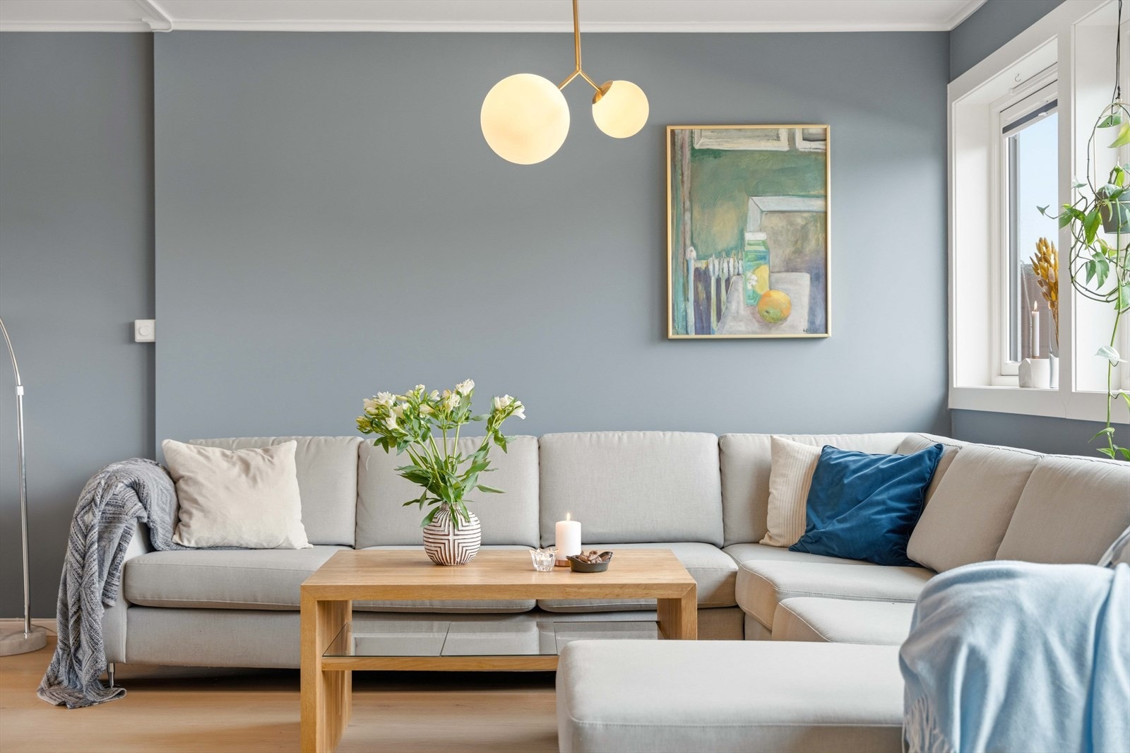 Glatte, malte flater gir et enkelt utgangspunkt for personlig stil og innredning. Galleribilde