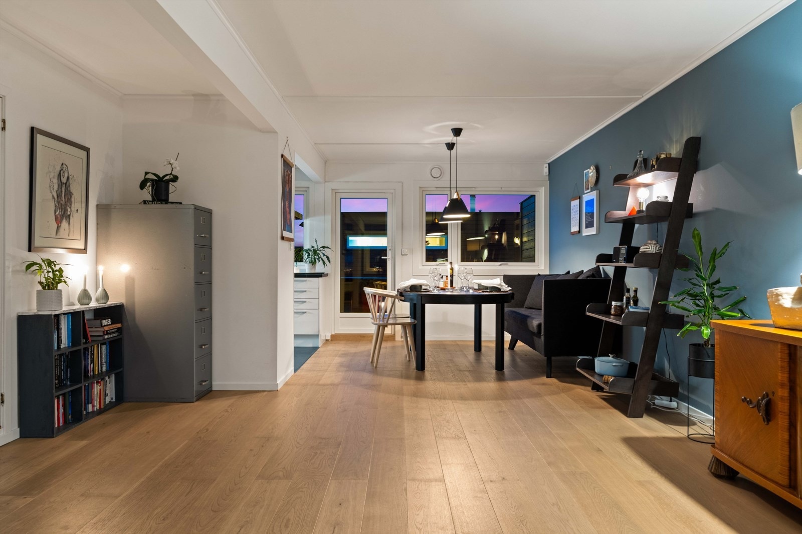 En fleksibel planløsning med god plass til både hverdagsliv og gjester. Galleribilde