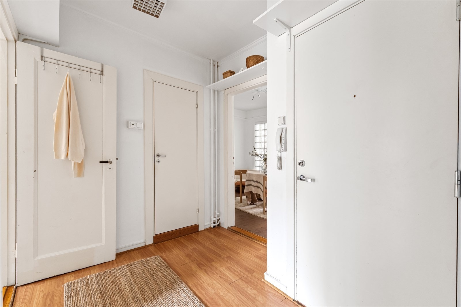 Inngangsparti. Galleribilde