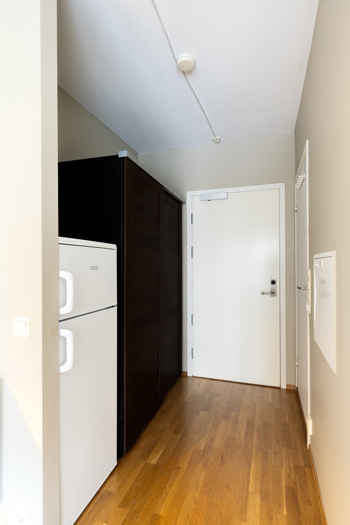 Entré med skap for oppebevaringsmuligheter for yttertøy og sko. Galleribilde