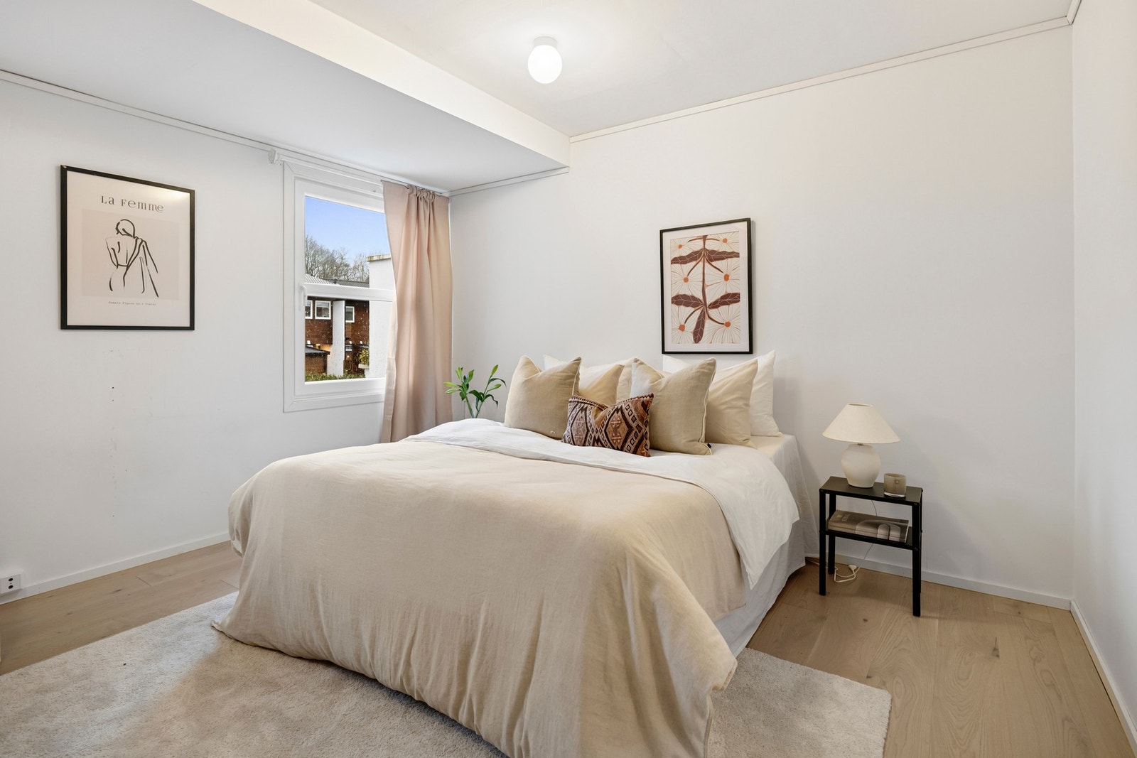 Boligen har to store soverom med gode møbleringsmuligheter. Galleribilde