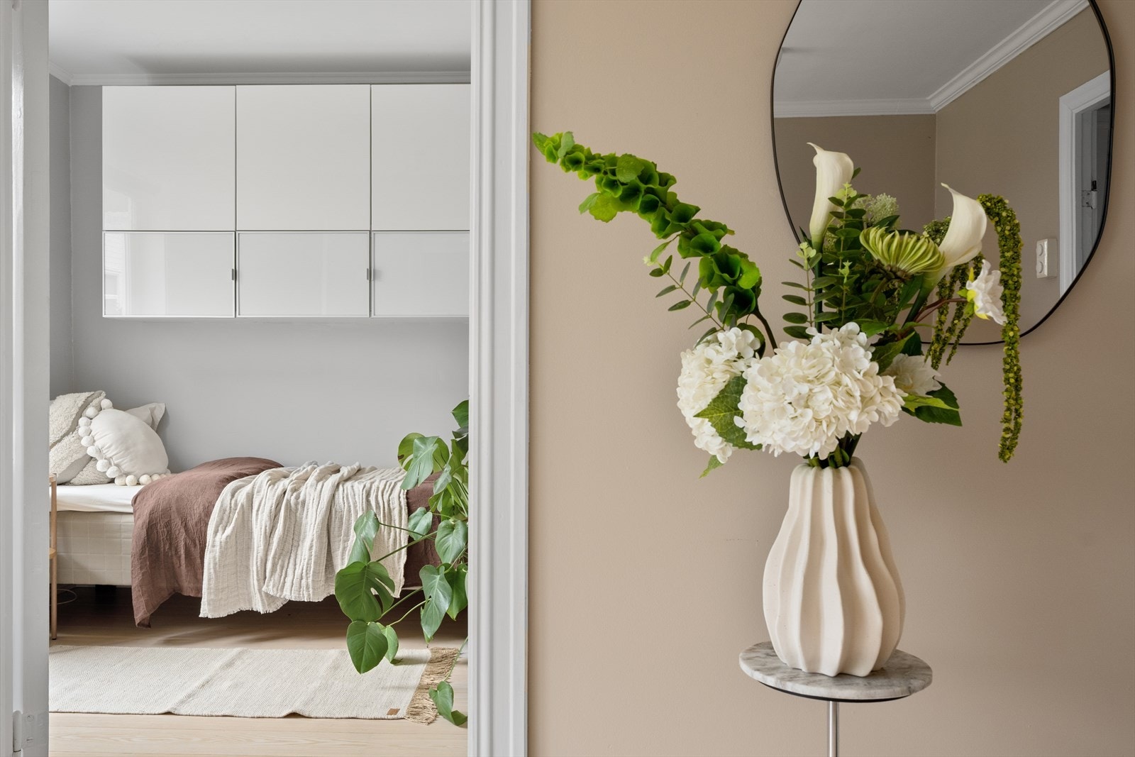 Dette er det minste av de to soverommet, men her er fremdeles god plass til dobbeltseng Galleribilde