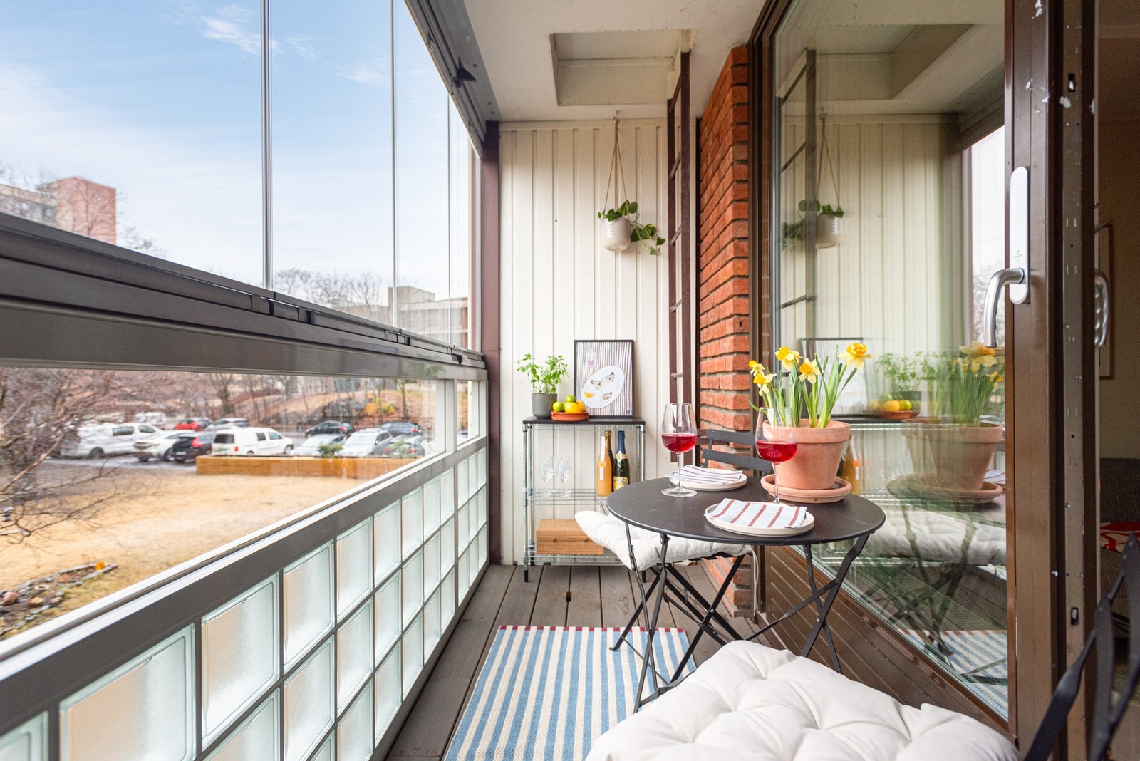 Innred med grill, solsenger og hva enn du måtte ønske. Galleribilde