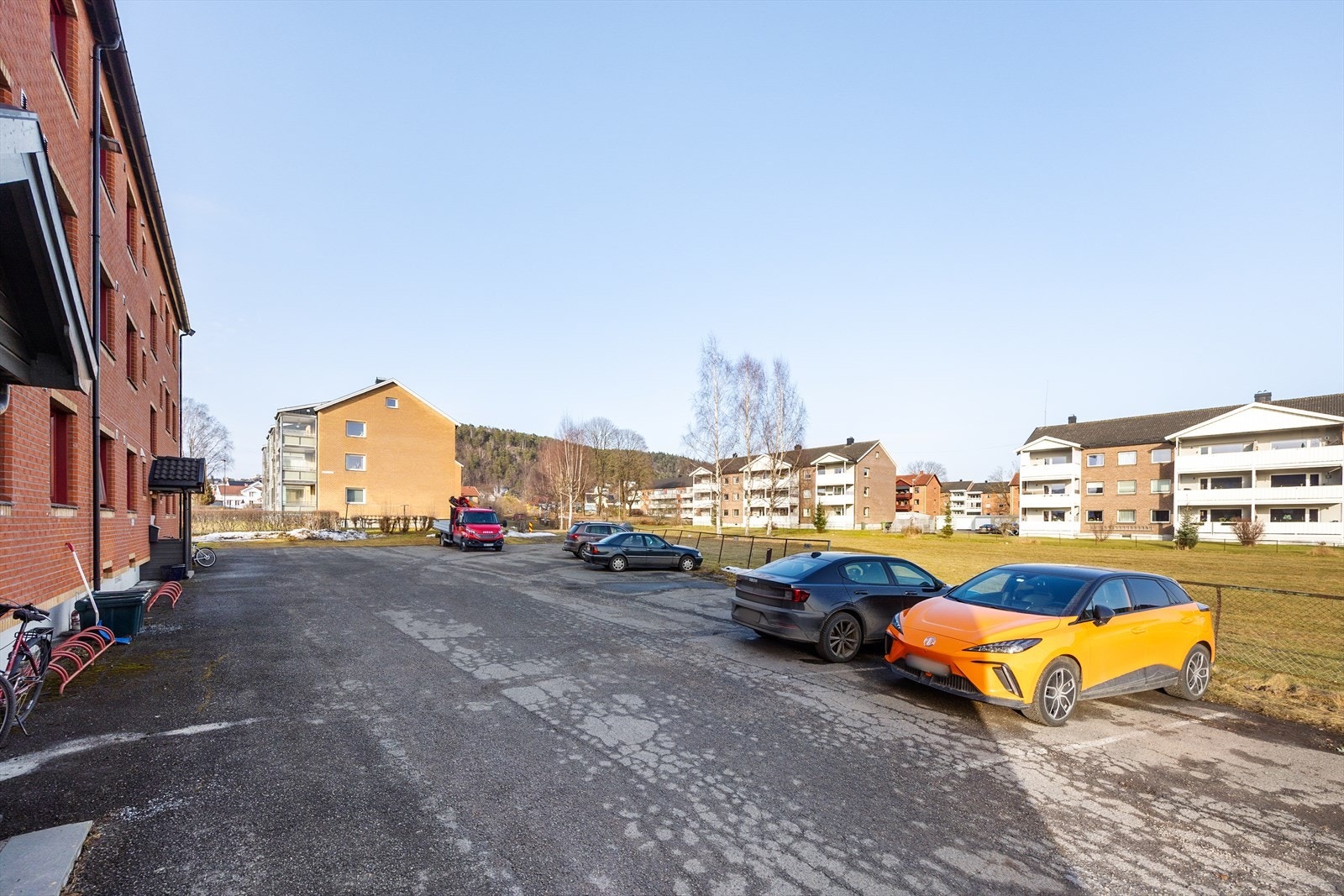 Felles parkeringsområde. Galleribilde