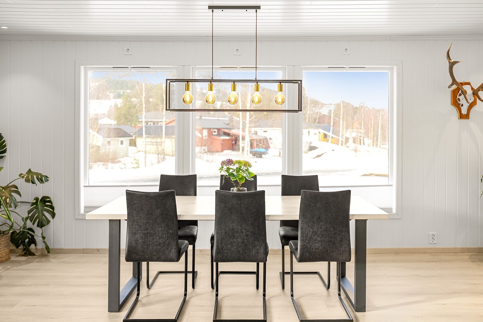 I 2023 ble det installert varmepumpe Galleribilde