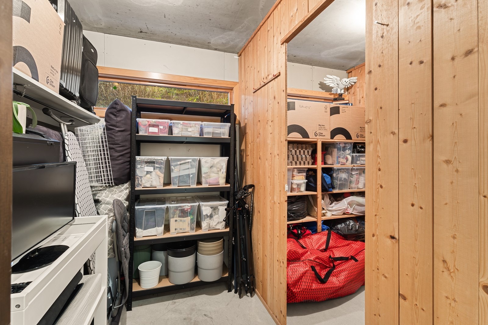 Ekstern bod med god lagringsplass. Galleribilde