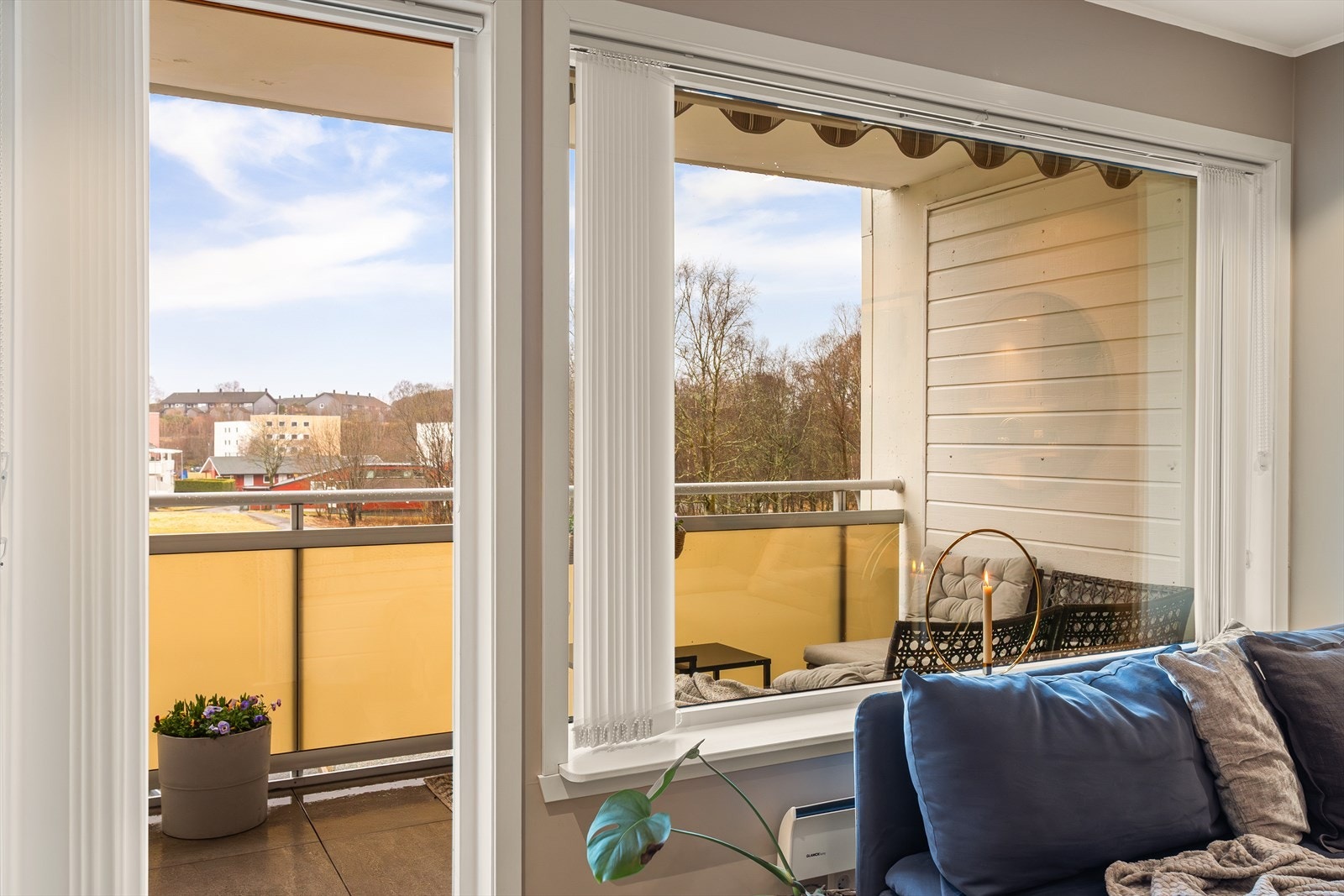 Fra stue har du utgang til en solrik balkong på 10 m². Galleribilde