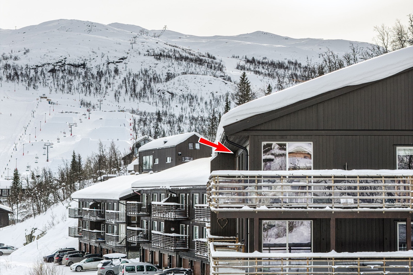 Victoria Follesø Eriksson har gleden av å presentere denne lekre toppleiligheten ved Skarsnuten panorama! Foto: Aurelijus Photography Galleribilde