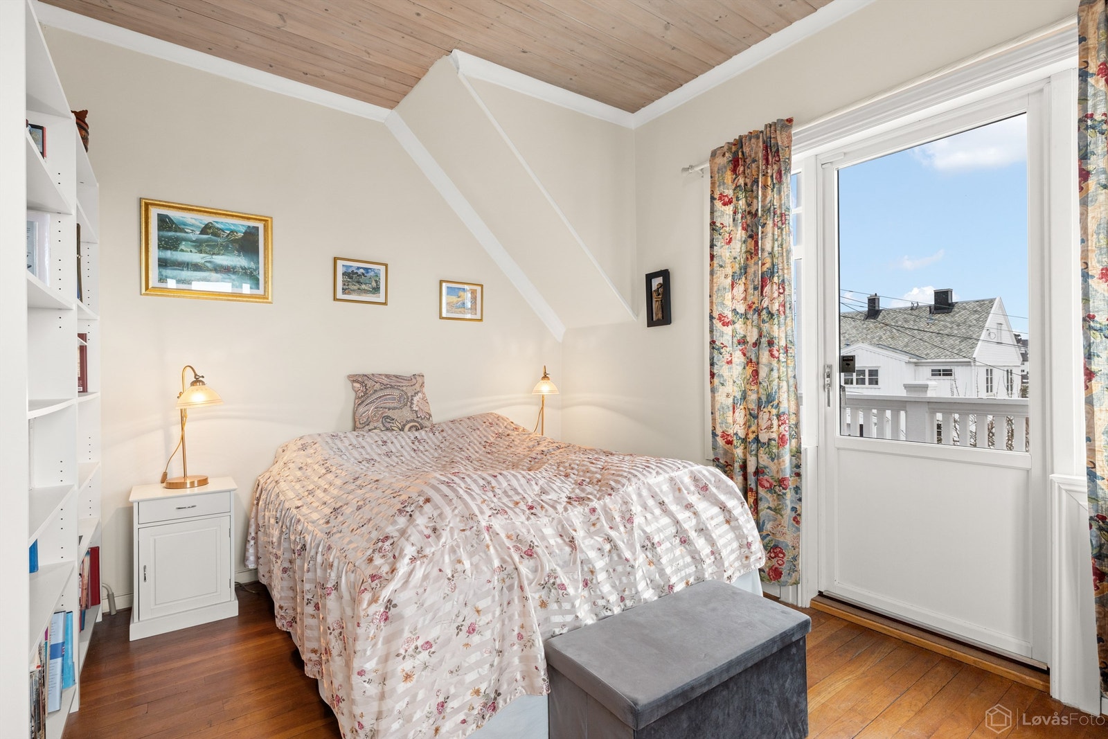 Hovedsoverommet har direkte utgang til en balkong på 5 m² med flott utsikt. Galleribilde