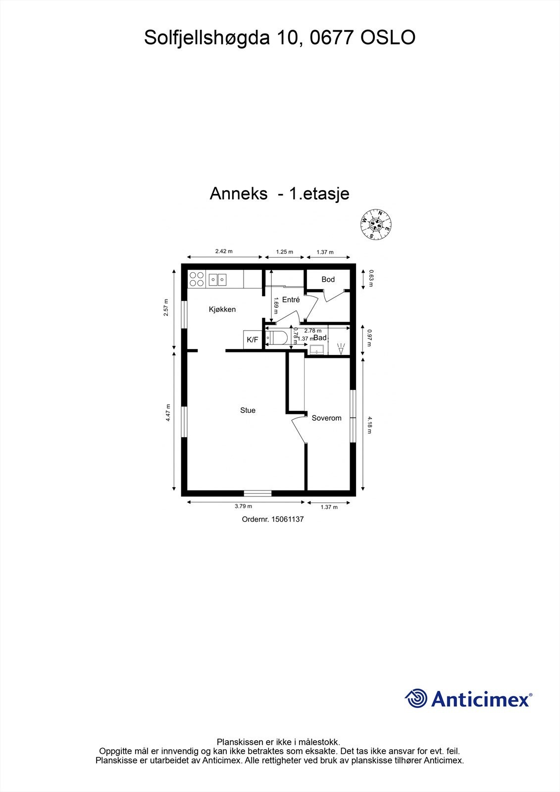 Eiendommen inkluderer et frittstående anneks på 35 m², innredet med stue, kjøkken, bad og soverom. Annekset er opprinnelig godkjent som uthus og er ikke godkjent for varig opphold. Galleribilde