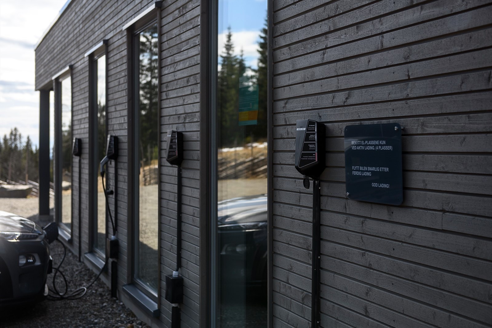 Lademuligheter for elbil. Galleribilde