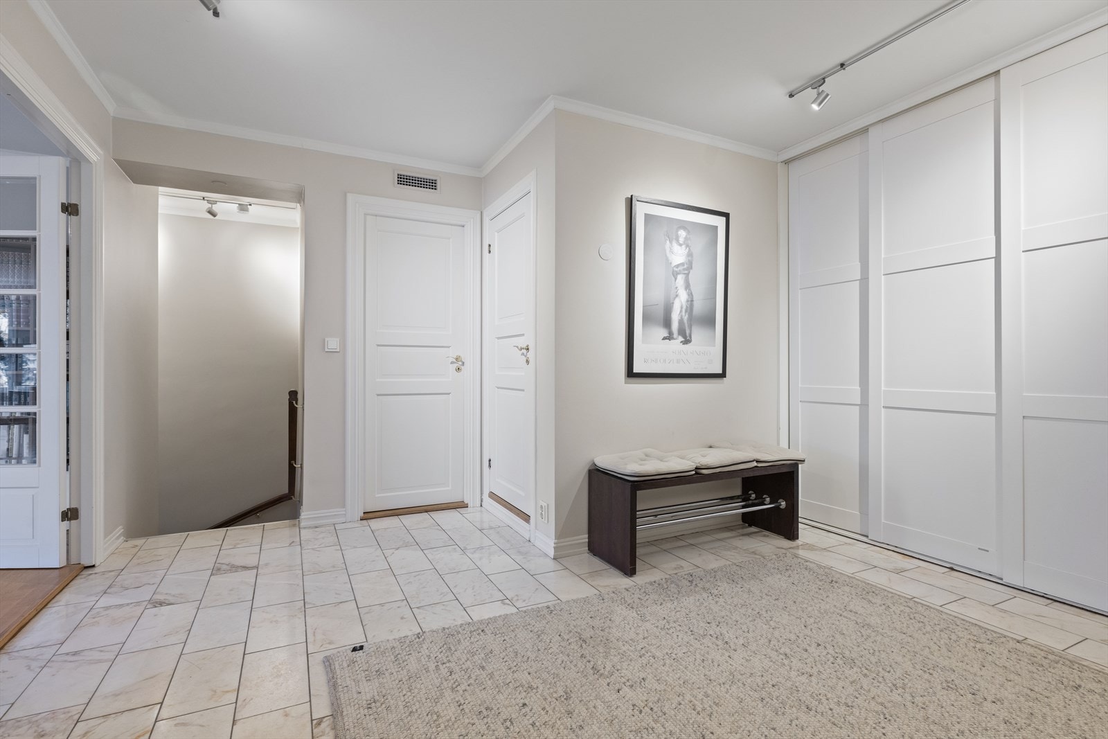 Trapp ned til underetasjen Galleribilde