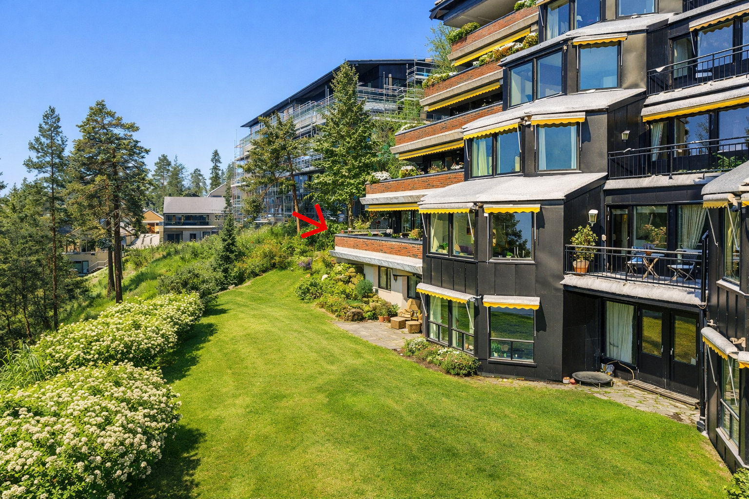 En meget flott utsiktsleilighet med eneboligfølelse (KI-generert sommerbilde- avvik kan forekomme) Galleribilde