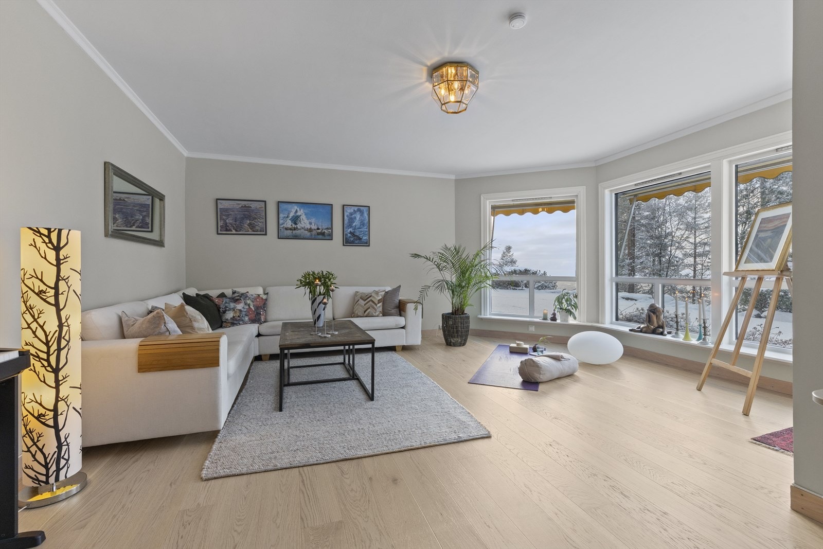 Deilig stue i underetasjen Galleribilde