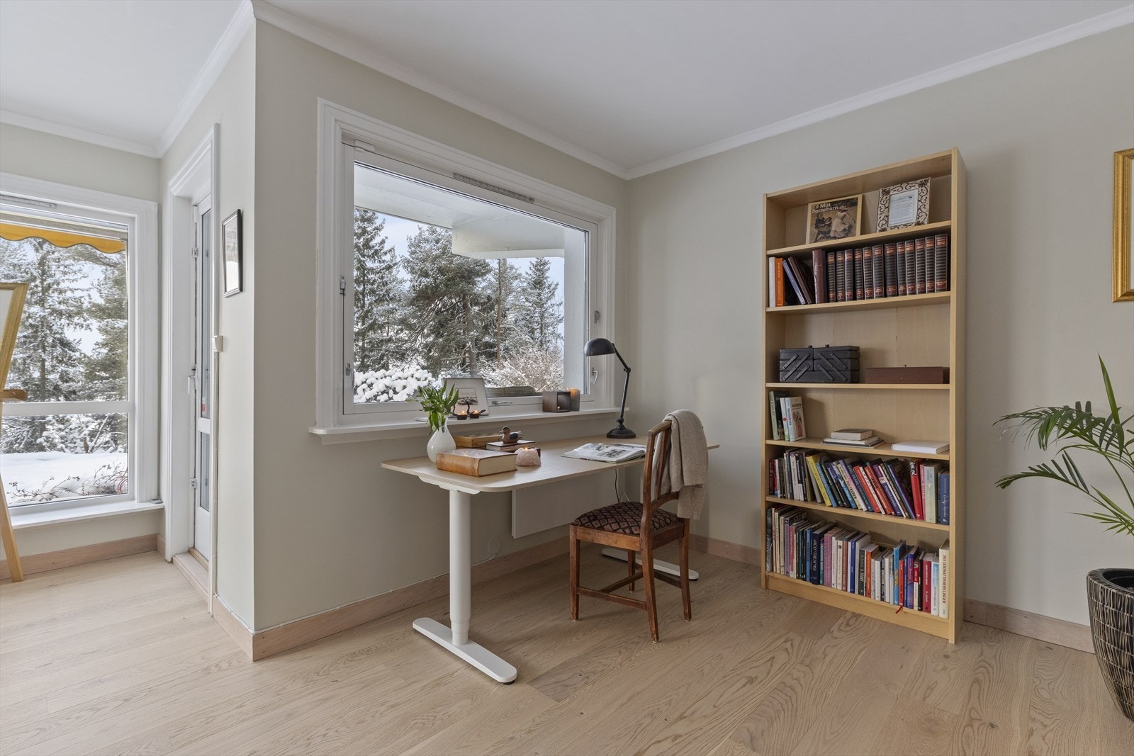 Plass til kontorpult i stuen Galleribilde