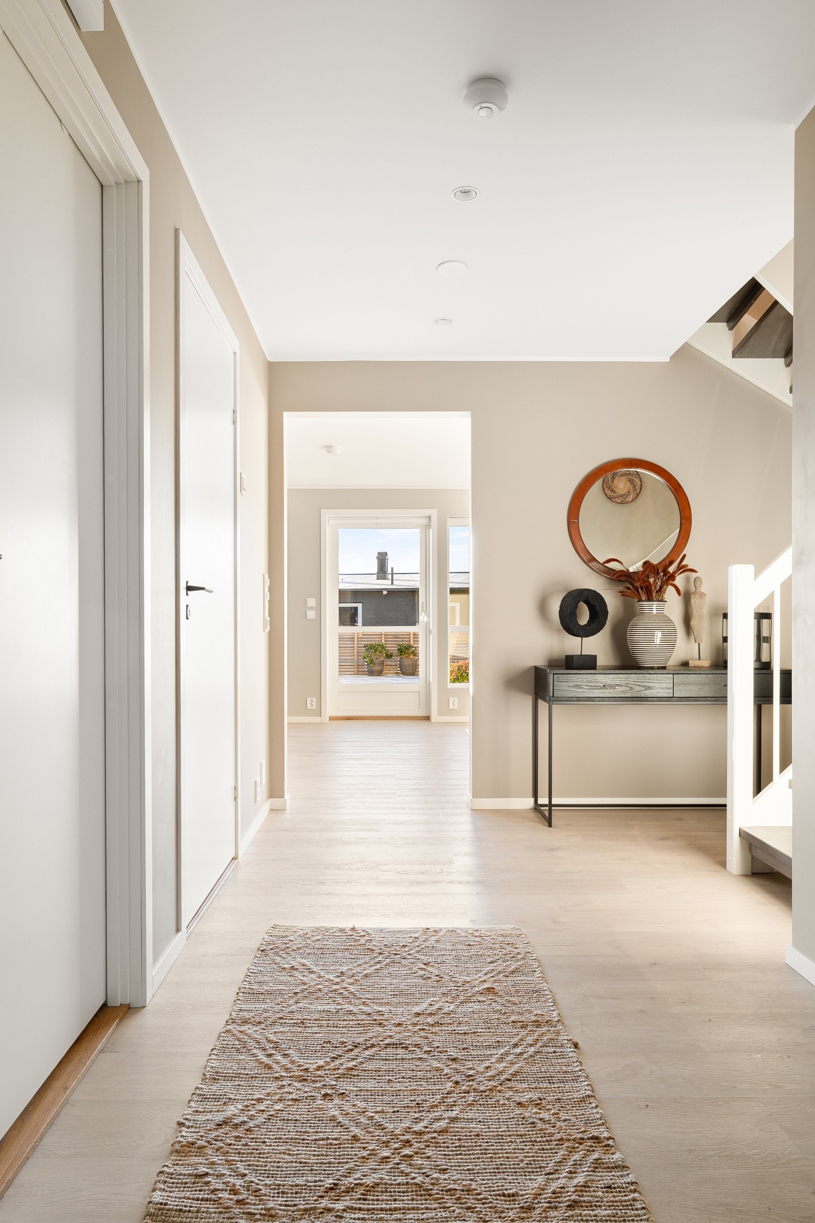 Området kombinerer fredelige rammer med enkel tilgang til nødvendige servicetilbud og kollektivtransport. Galleribilde