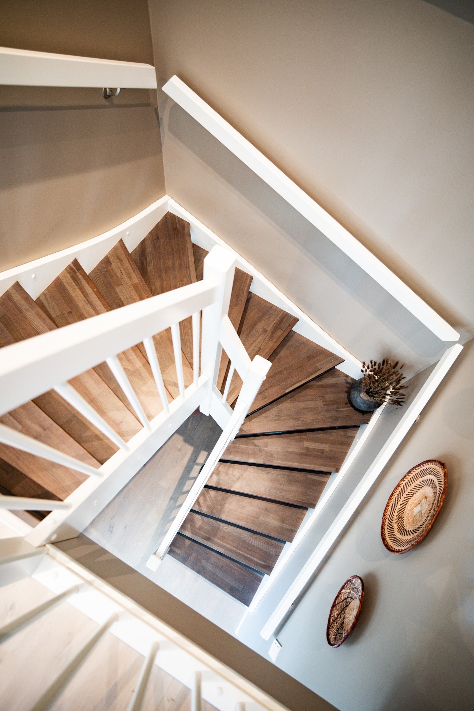 Vi beveger oss opp i tv-stue Galleribilde