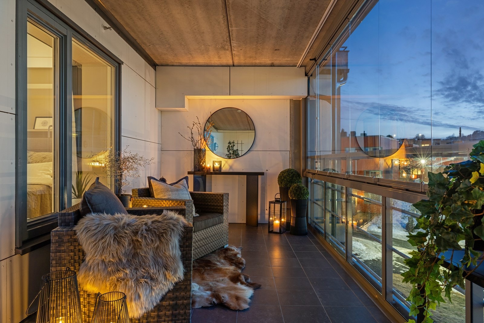 Her kan man nyte hyggelige kvelder med sol til langt på kveld. Galleribilde