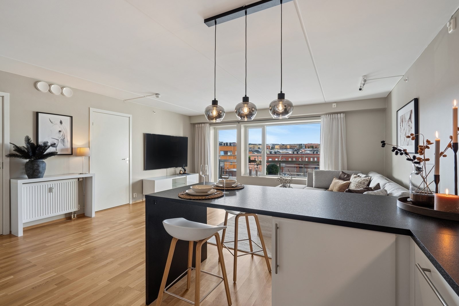 Her kan man nyte frokosten med god utsikt. Galleribilde