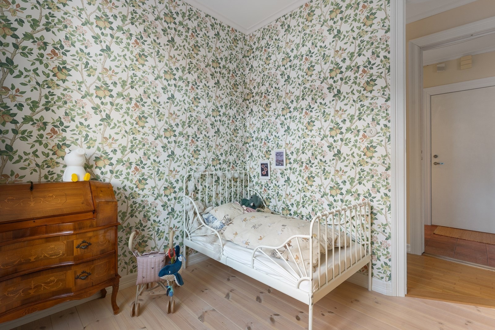 Rommet er på ca. 6 m² og har god plass til seng og oppbevaring. Galleribilde