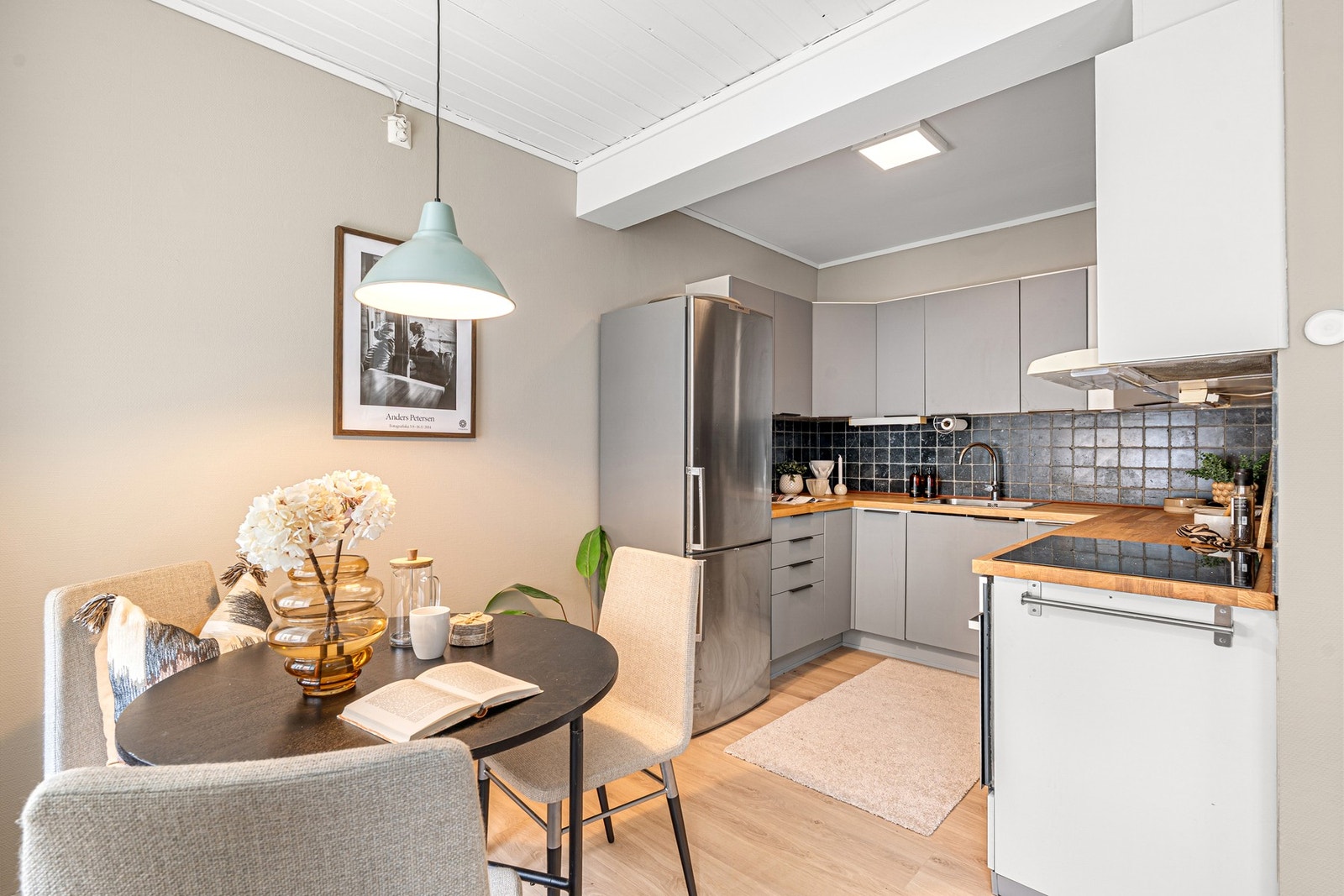 Hele leiligheten er malt i lune og delikate farger. Galleribilde