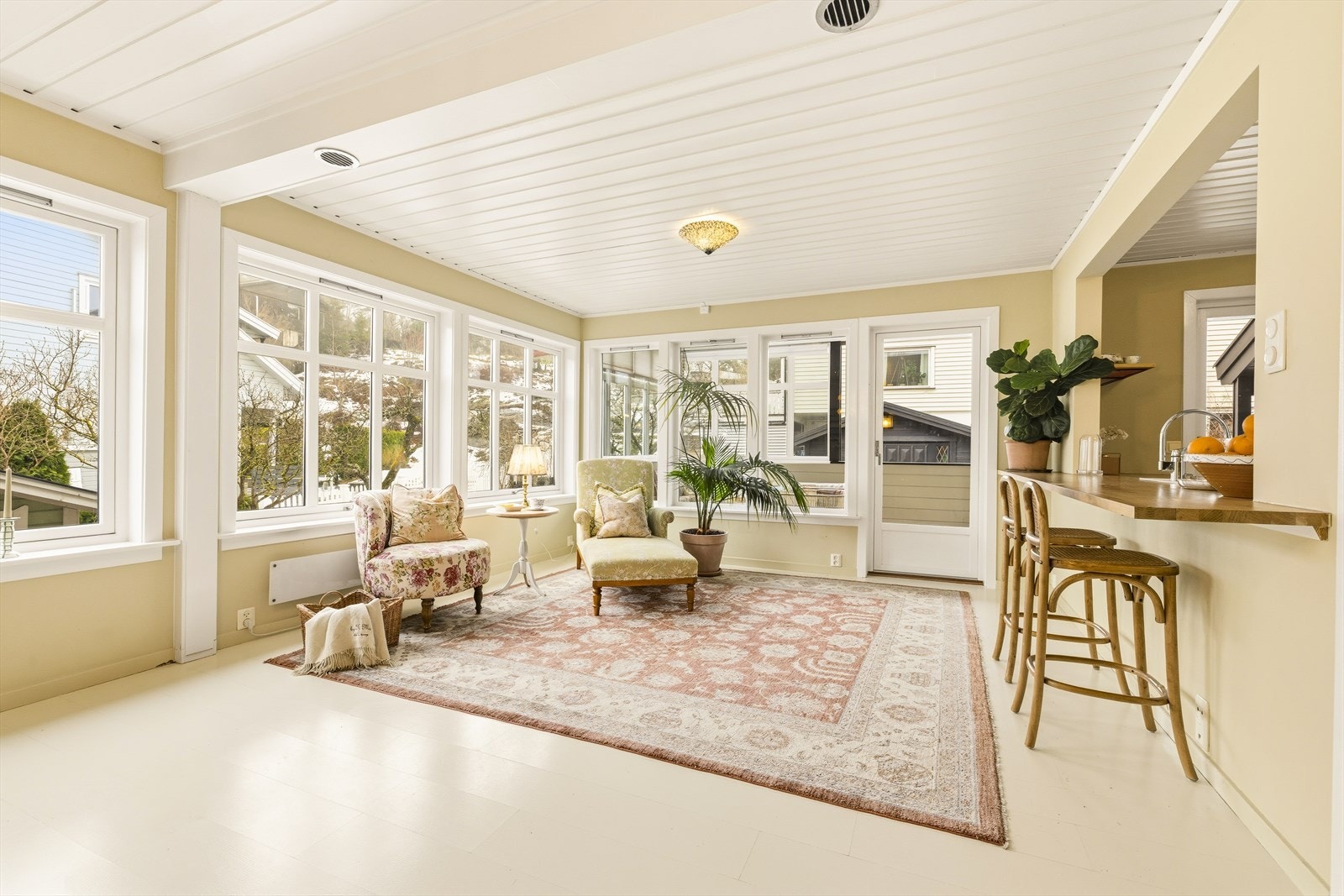 Generelt sett har boligen store rom og god atmosfære Galleribilde