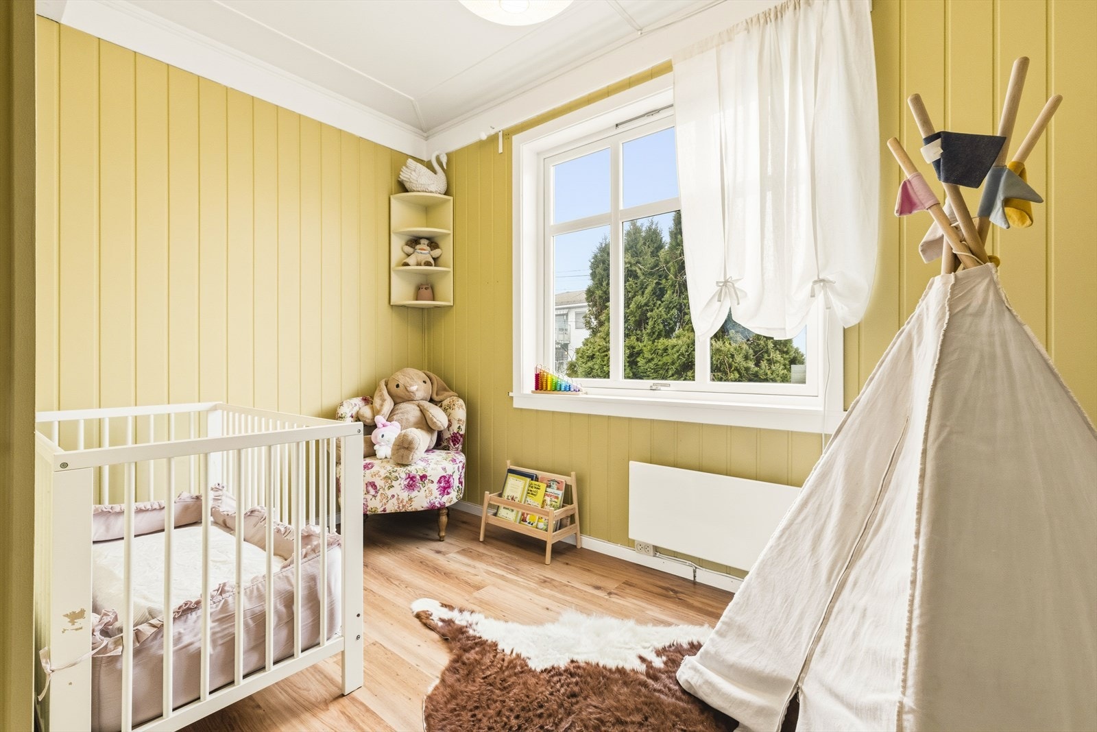 Soverom 4 med vindu mot øst Galleribilde