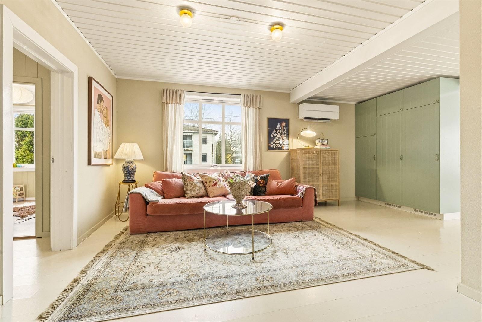 Fullhøyde kjøleskap og fryseskap, begge nye i 2025 Galleribilde