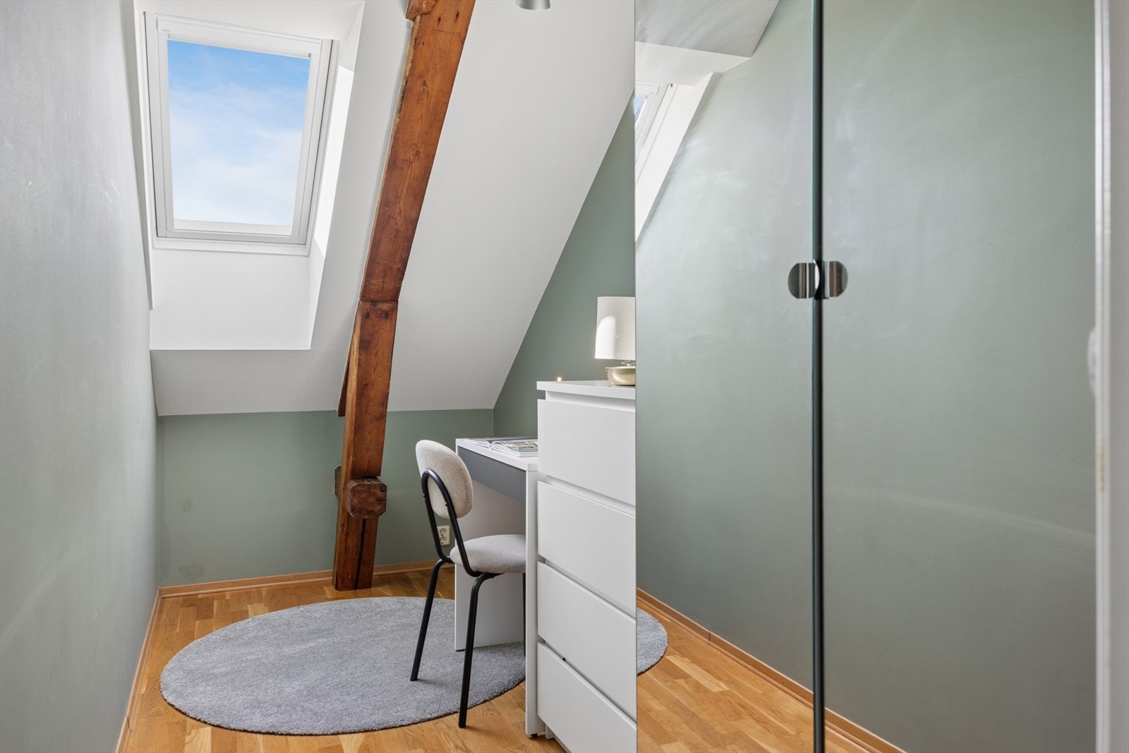 Innredet rom / kontor på 5,5 kvm. Galleribilde