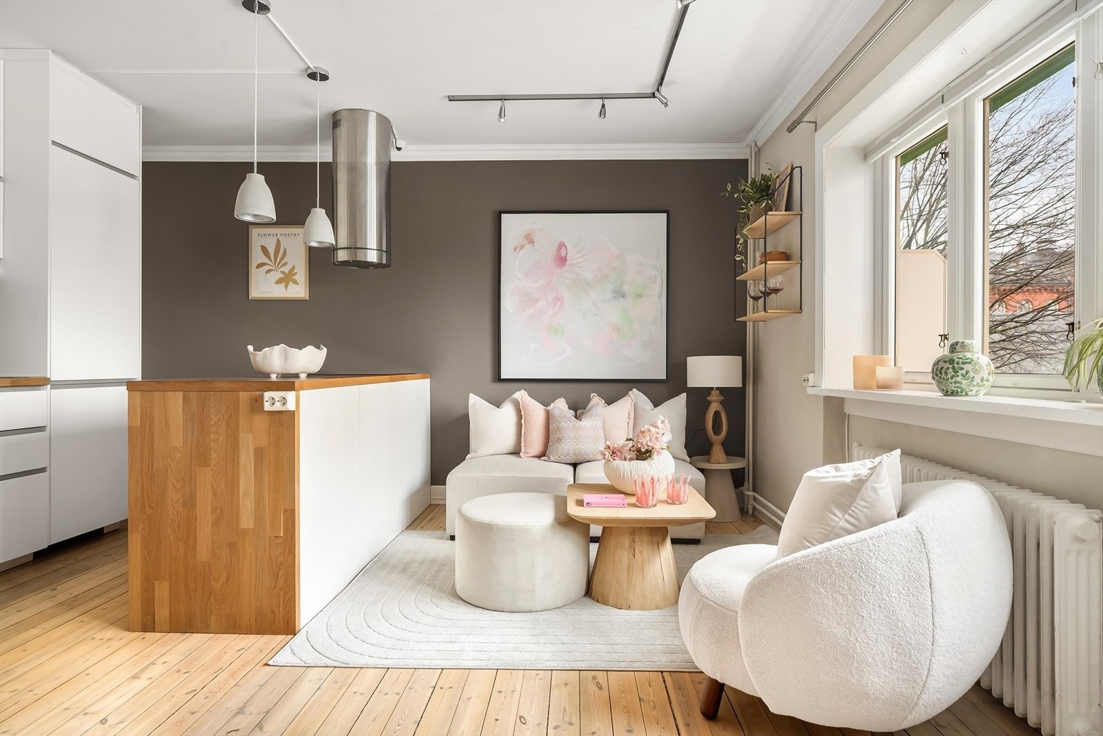 I stuen er det god plass til sofa med tilhørende stuemøblement. Galleribilde