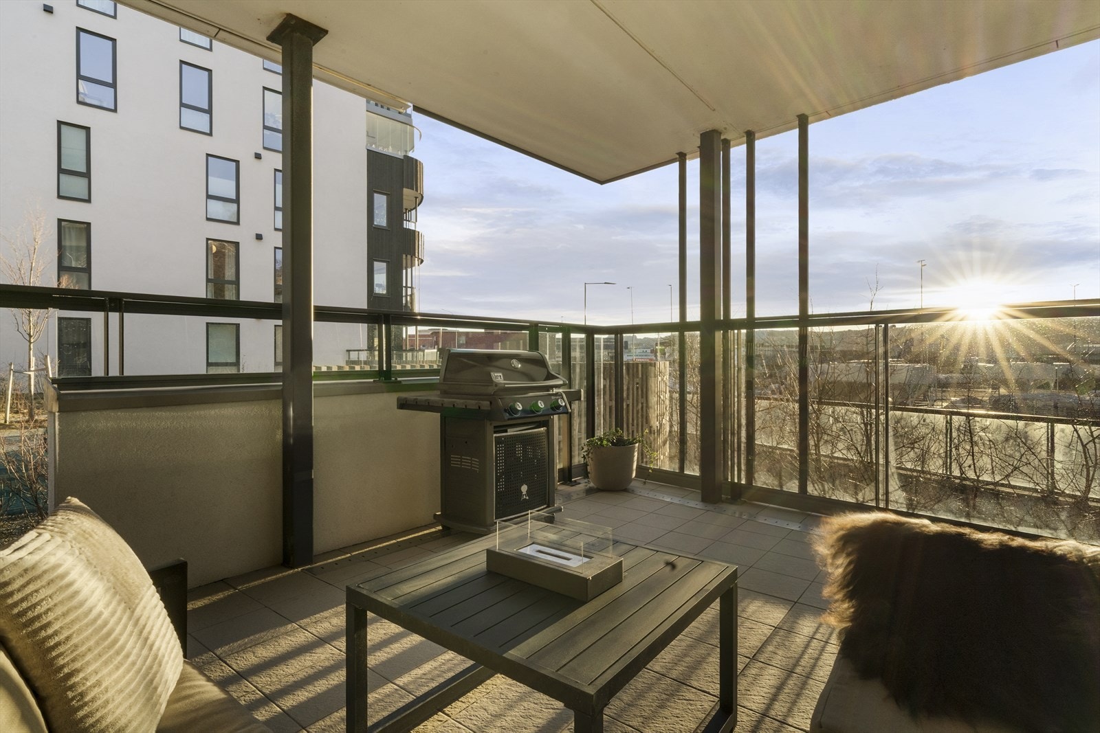 Det er tillatt med elektrisk grill eller gassgrill på terrassen. Galleribilde