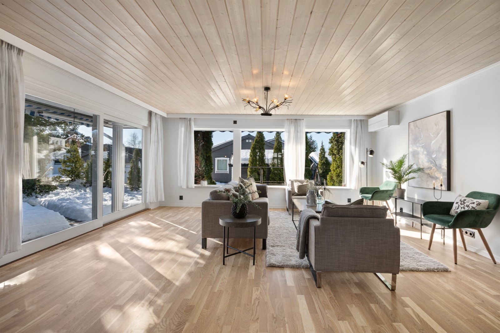 Stuen kan deles opp i flere soner etter eget ønske. Galleribilde