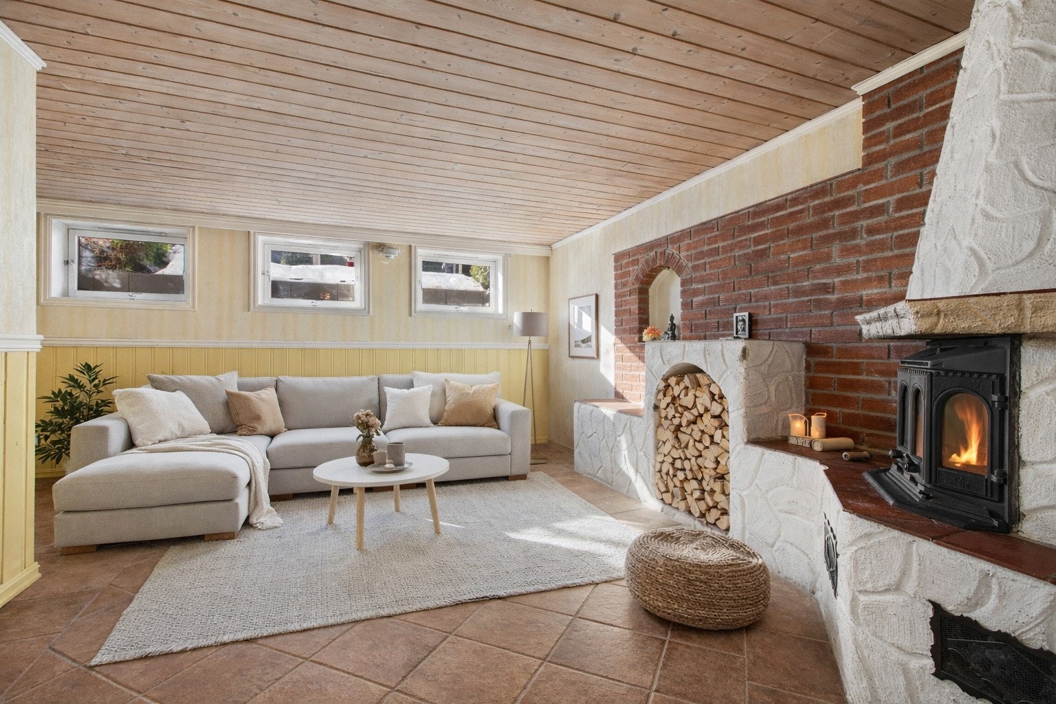 Romslig kjeller stue. (Digital stylet) Galleribilde