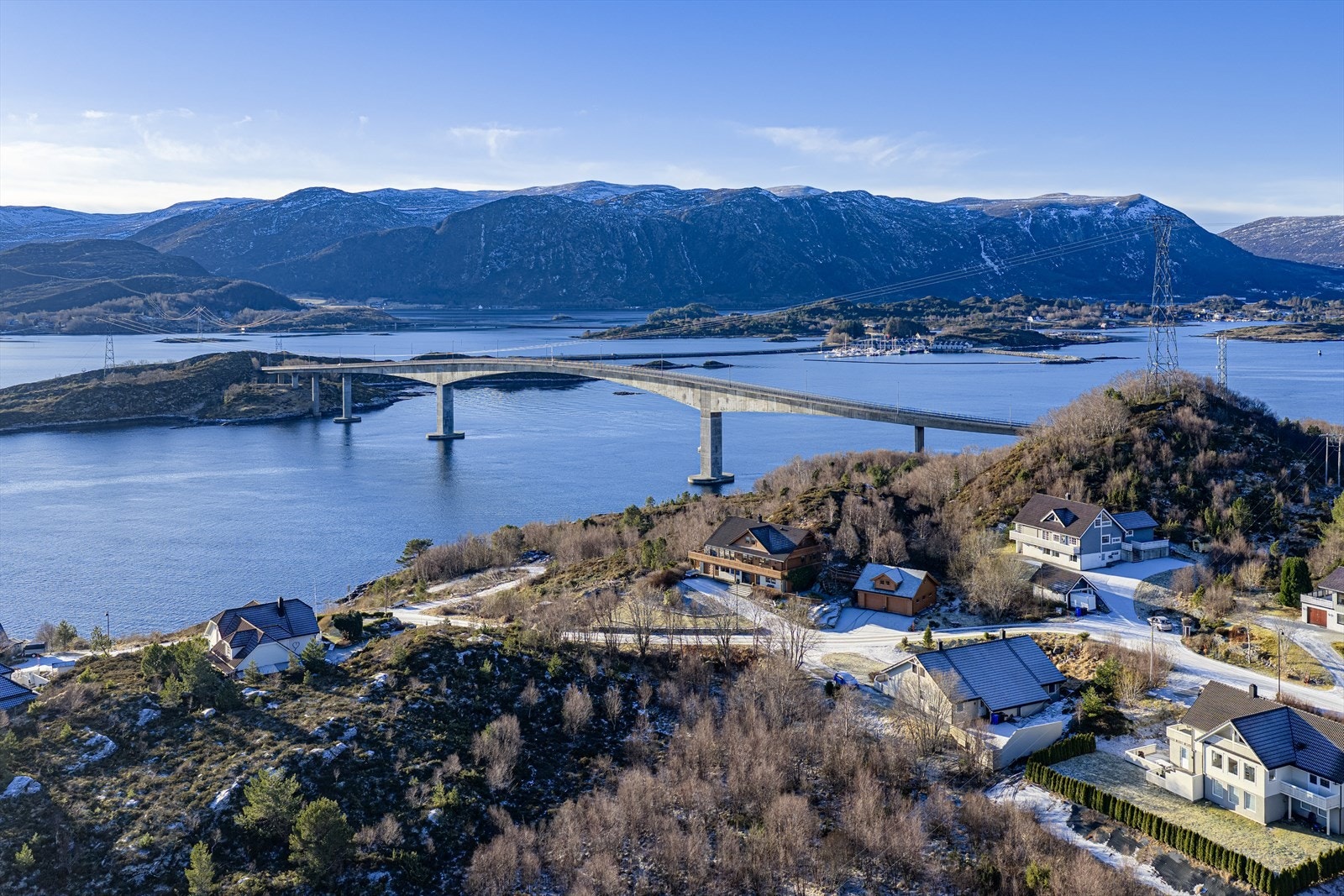Velkommen til en hyggelig visning! (Foto: Blåtind Fotografikk) Galleribilde