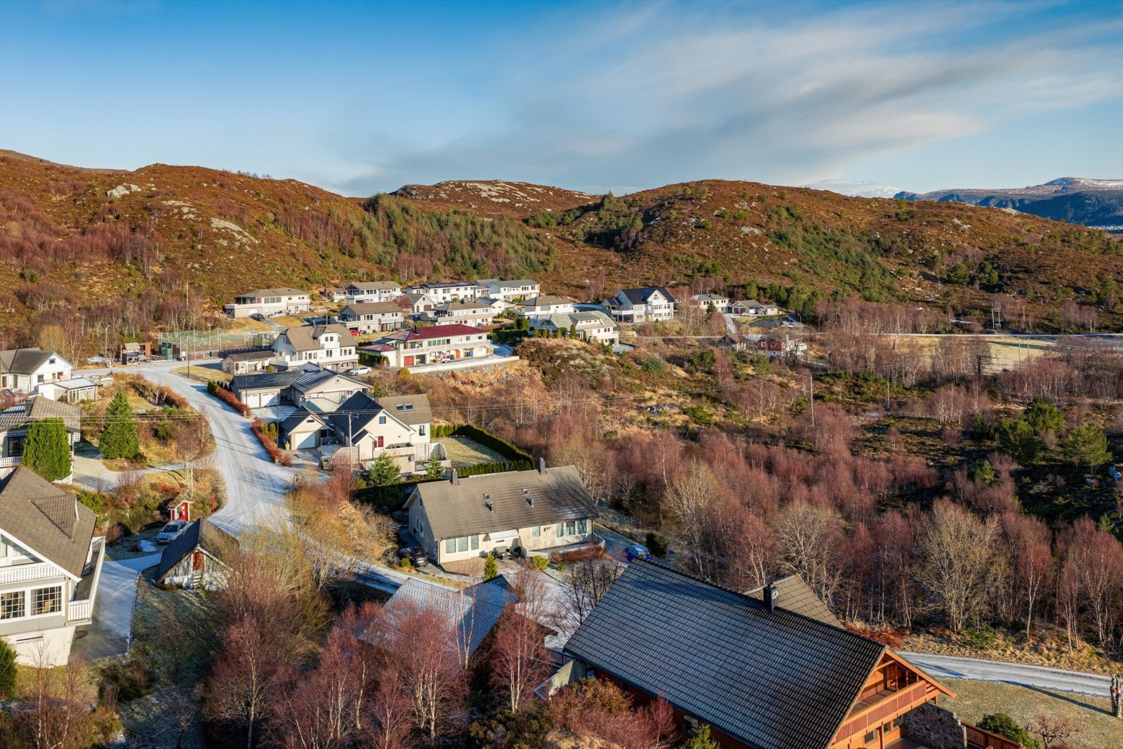 Velkommen til Nedre Røyra 7 v/ Ludvig Sandström, Notar (Foto: Blåtind fotografikk) Galleribilde