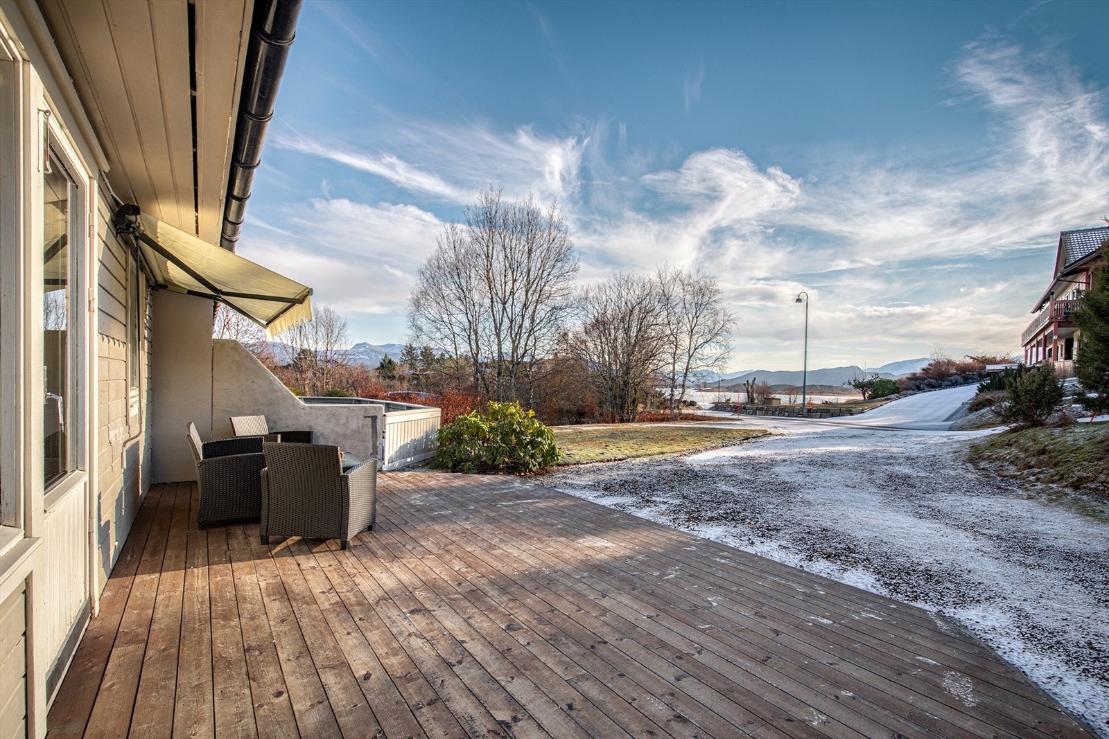 Fra stue er det tilkomst til solrik terrasse Galleribilde